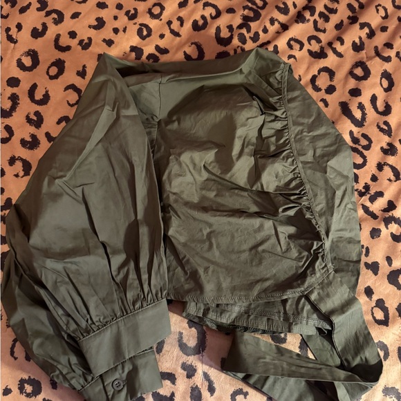 🫒Weekend Ready: Soft Khaki Tie-Front Blouse, Size US 16 - Picture 3 of 10